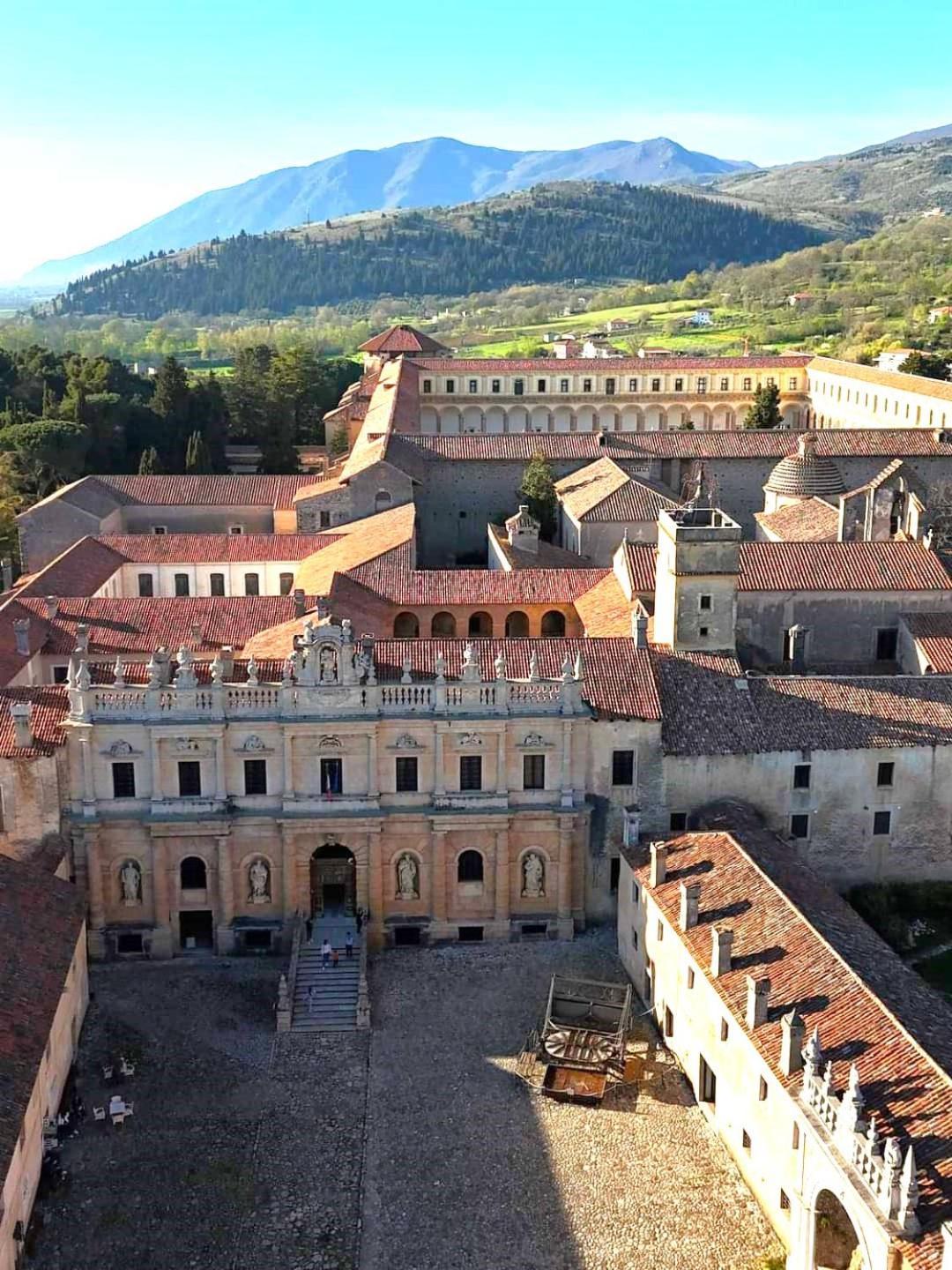 Casa Semeria Certosa Di Padula Buitenkant foto